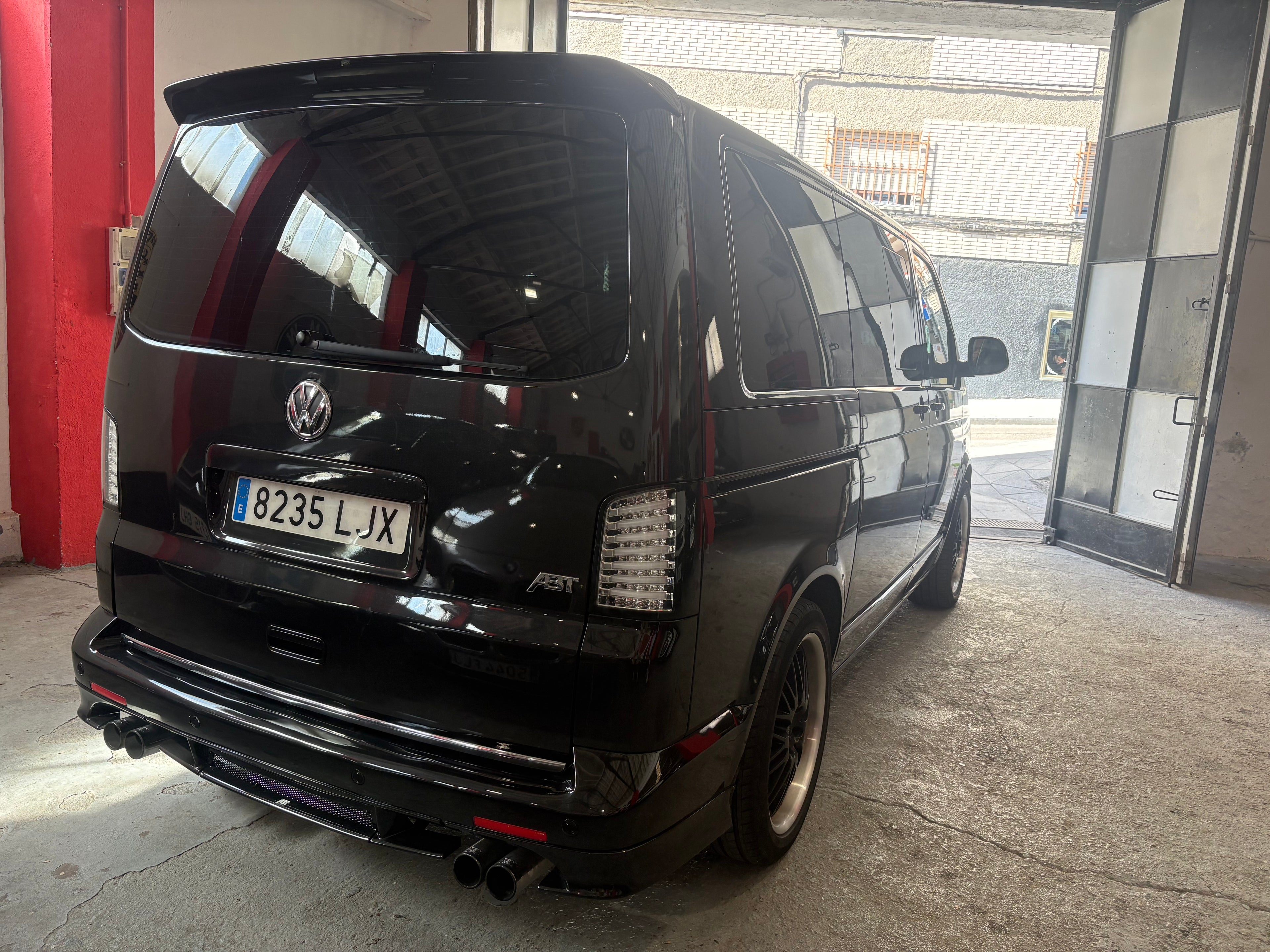 Volkswagen Transporter T6 ABT Multivan